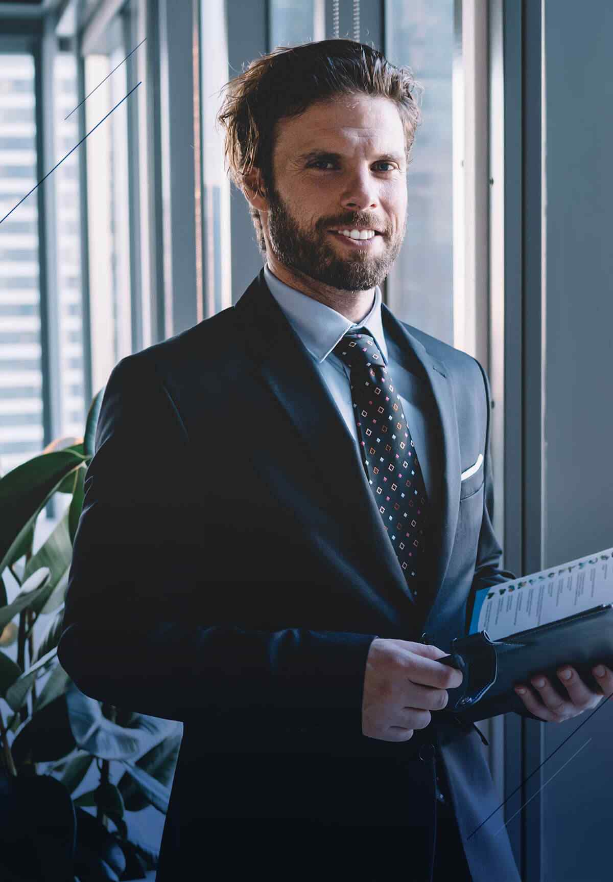 https://crystalatelier.com/wp-content/uploads/2021/06/img-team-05.jpg