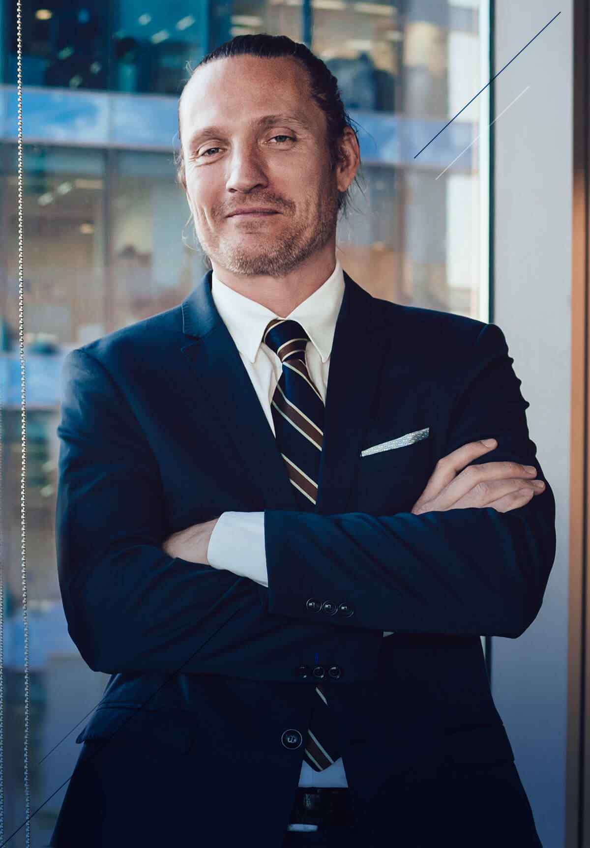 https://crystalatelier.com/wp-content/uploads/2021/06/img-team-06.jpg